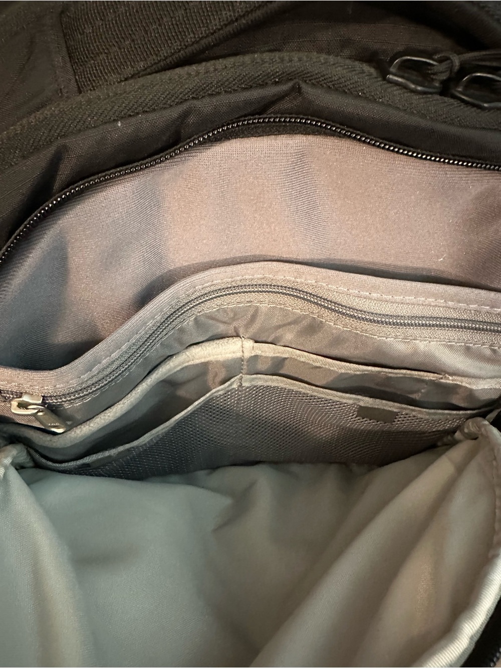 THE NORTH FACE UNISEX BOREALIS BACKPACK BLACK - Picture 8 of 8